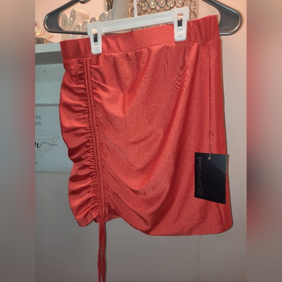 Red Ruched Mini Skirt - Picture 2 of 4
